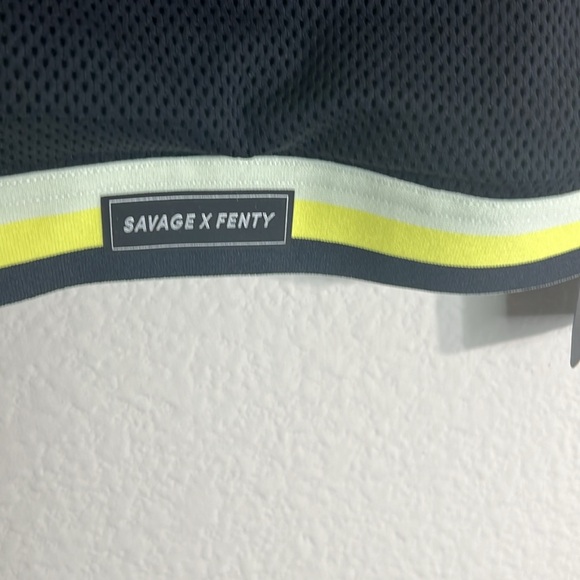 Size 2X Savage X Fenty women’s PIN UP LOW-IMPACT SPORTS BRA - Picture 12 of 12